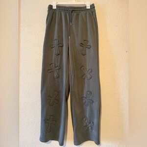 Comfortable grey sweatpants with Cross Design